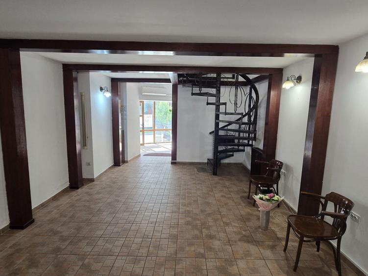 Spațiu comercial, de 56 mp, în Albești