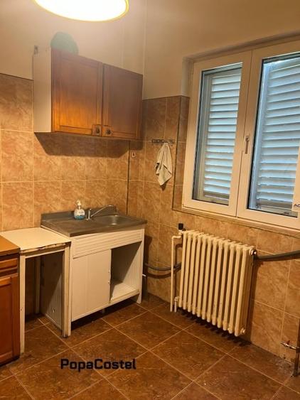 Apartament cu 3 camere decomandat, mobilat în Gara de Nord