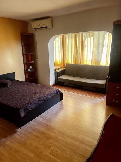 Apartament cu 3 camere decomandat în Militari