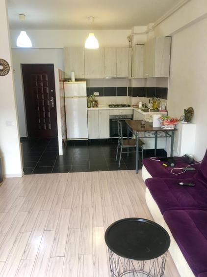 Apartament cu 2 camere semidecomandat în Militari