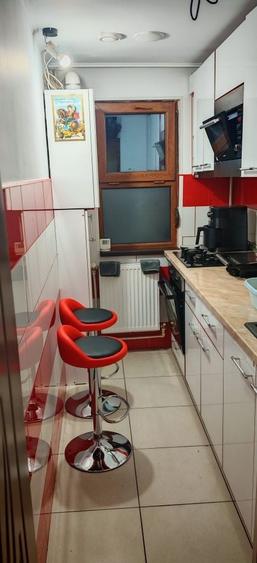 Apartament cu 3 camere semidecomandat în Central