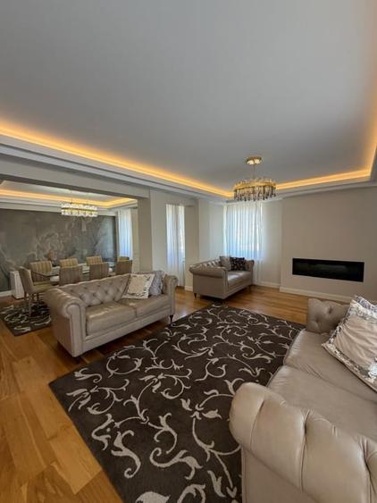 Apartament cu 5 camere decomandat, mobilat în Est