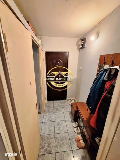Apartament 2 camere, Craiovi?a Noua- ?coala 30, etajul 2, coloana gaze - 2