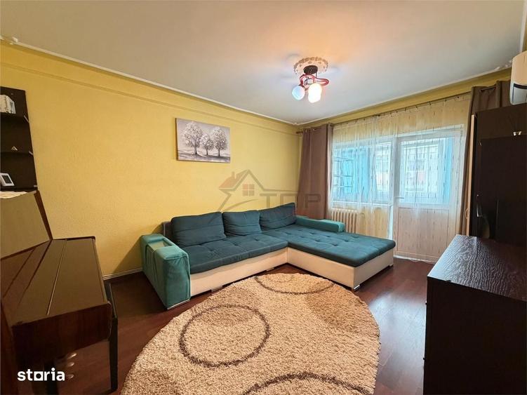 Apartament cu 4 camere decomandat în Central