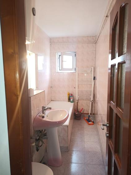 Apartament cu 2 camere decomandat în Traian