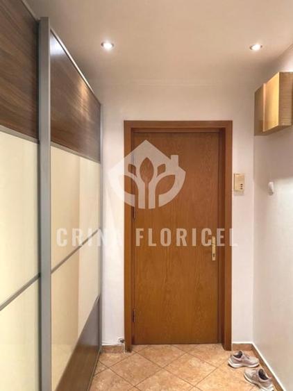 Apartament cu 2 camere decomandat, mobilat în Polonă