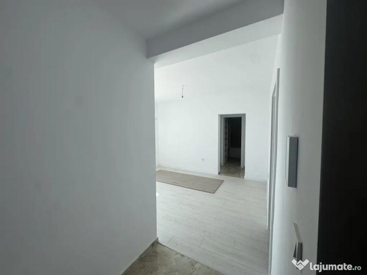 Apartament cu 3 camere decomandat în Giroc