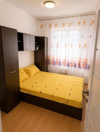 Apartament cu 3 camere semidecomandat, mobilat în Tomis Nord
