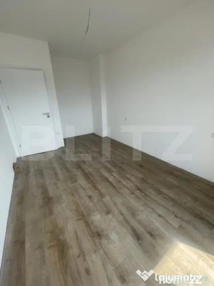 Apartament cu 3 camere decomandat în Independenței