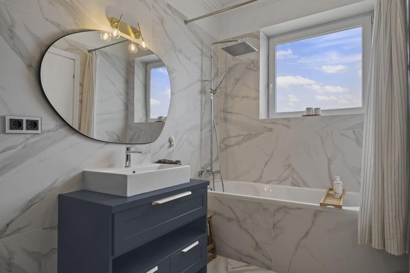 For Rent Panoramic Signature: Penthouse in Floreasca's Prime Waterfront - 11