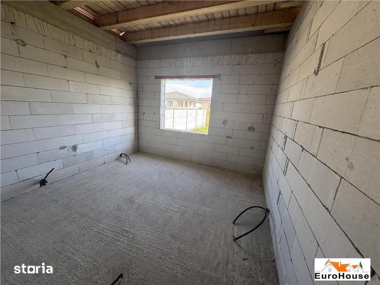 Casă cu 4 camere cu Teren 428 Mp în Central