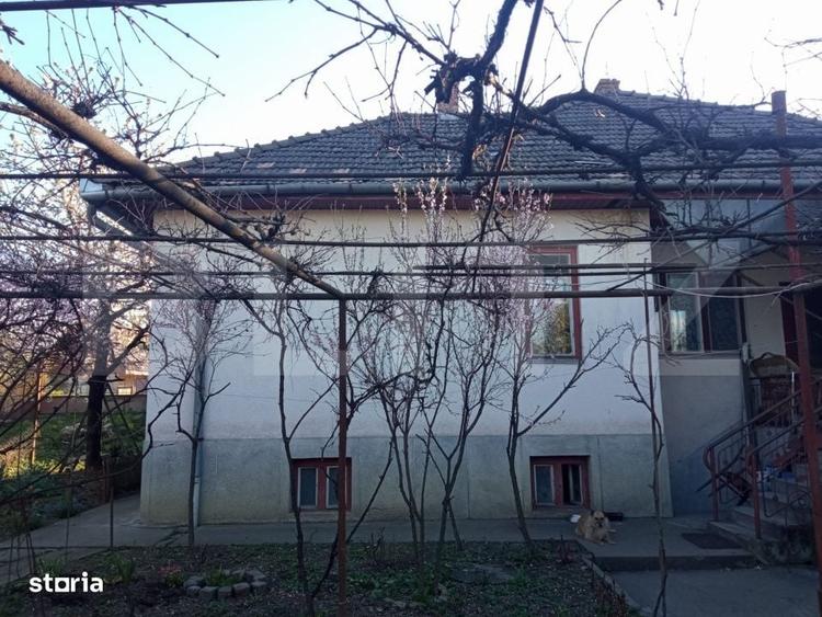 Casă cu 4 camere în Central