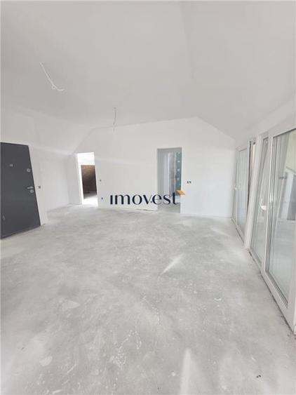 Apartament cu 3 camere decomandat în Titulescu