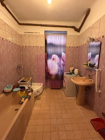 Apartament cu 4 camere semidecomandat în Ferdinand