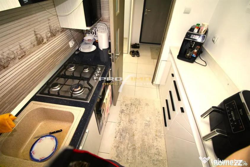 Apartament cu 3 camere semidecomandat în City Park Mall