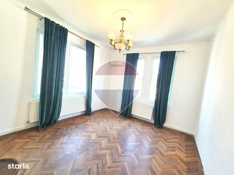 Apartament cu 4 camere în Tineretului
