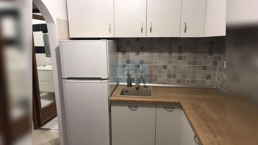 Apartament cu 2 camere semidecomandat, mobilat în Central
