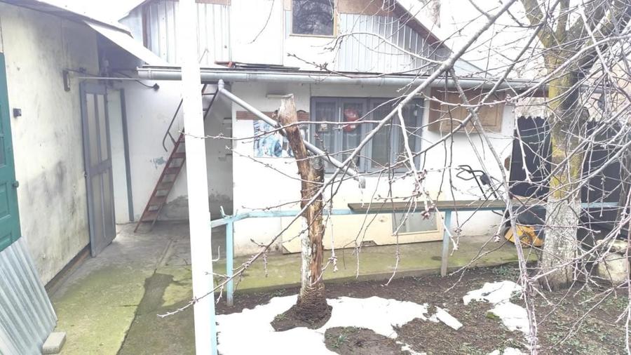 Casă individuală cu 3 camere cu Canalizare în Central