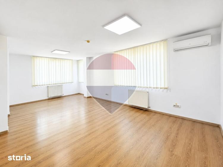 Casă cu 5 camere cu Teren 250 Mp în Grivița