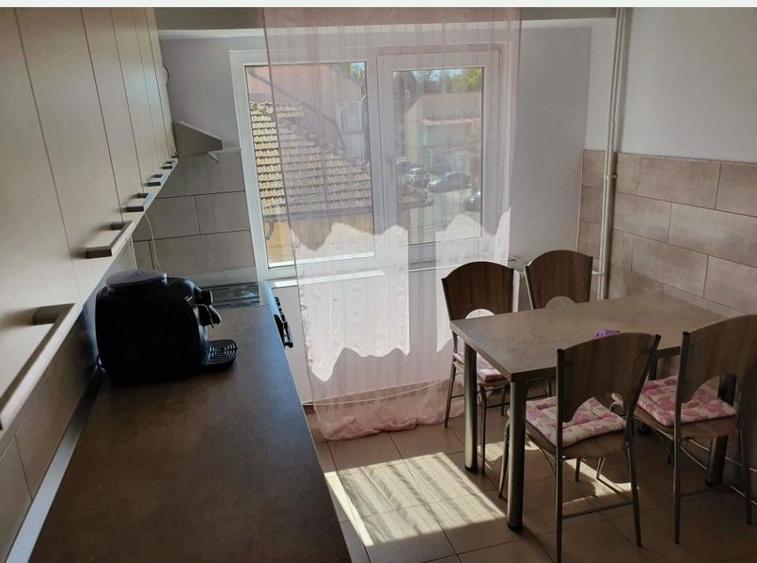 Apartament cu 2 camere decomandat, mobilat în Casa de Cultură