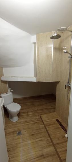 Apartament cu 7 camere decomandat în Cantemir