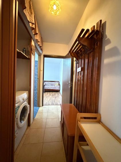 Apartament cu 2 camere semidecomandat în Girocului