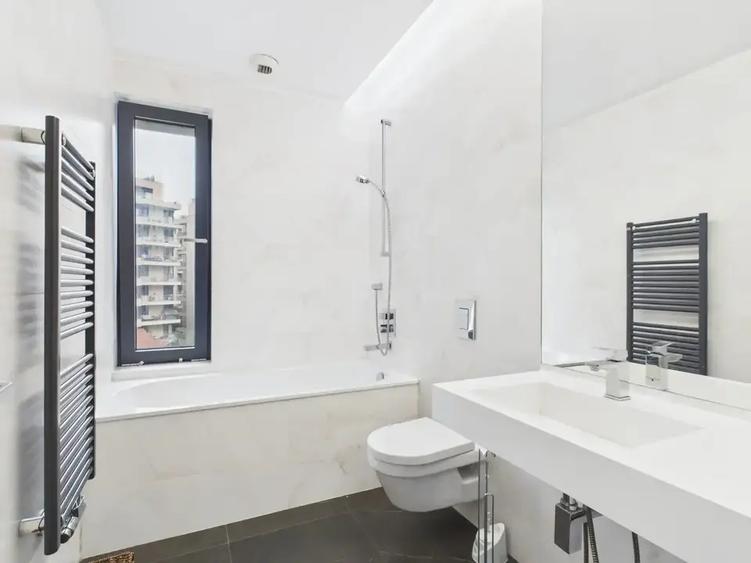 Apartament cu 3 camere, mobilat în Herăstrău