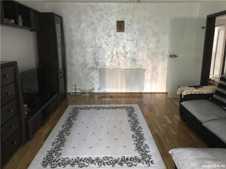 Apartament cu 3 camere decomandat în Aradului