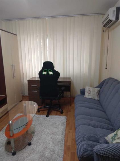 Apartament cu 2 camere semidecomandat în Piața Unirii