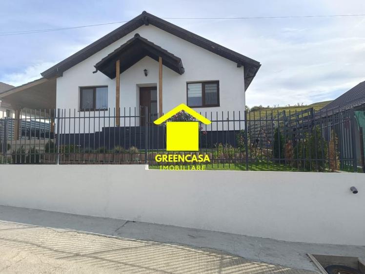 Casă individuală cu 3 camere cu Canalizare în Exterior Est