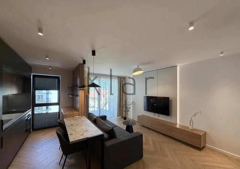 Apartament cu 2 camere semidecomandat, mobilat în Mărăști