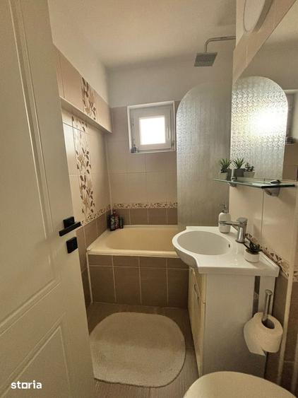 Apartament cu 5 camere decomandat în Central