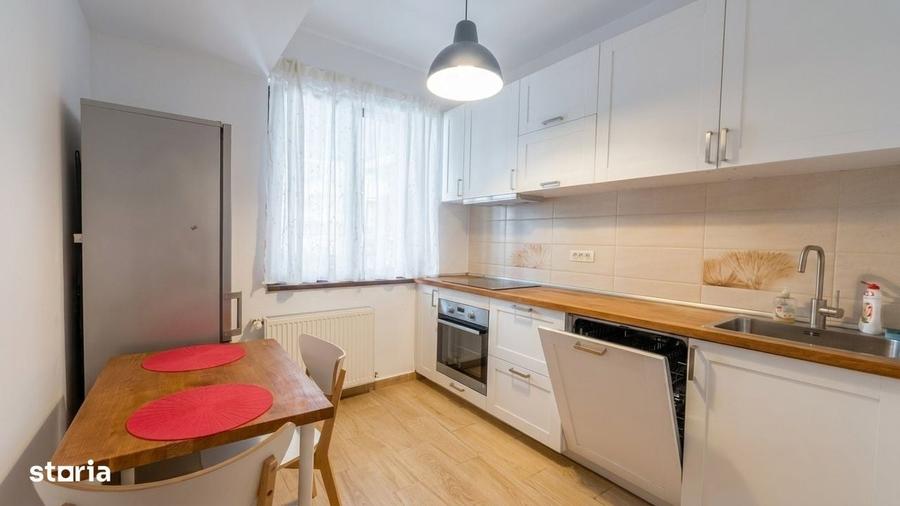 Apartament cu 3 camere decomandat în Jiului