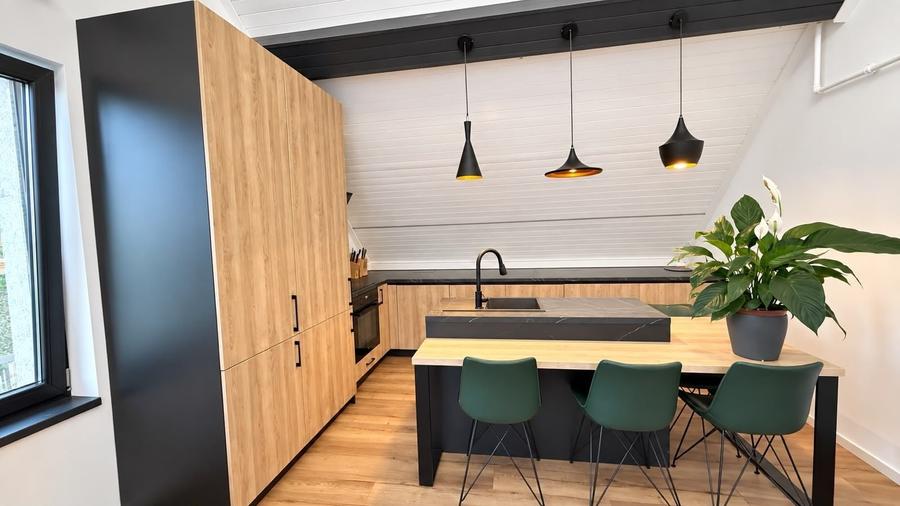 Apartament cu 4 camere, mobilat în Odăi