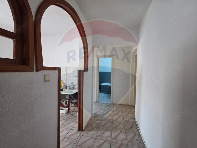 Apartament cu 2 camere decomandat în Vitrometan