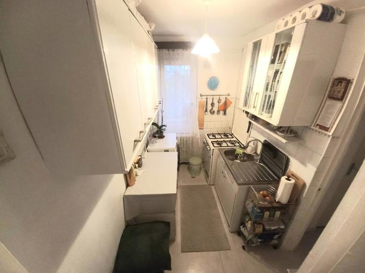 Apartament cu 2 camere decomandat, mobilat în Podul de Piatră