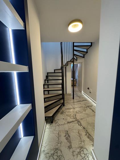 Penthouse cu 4 camere semidecomandat în Chiajna