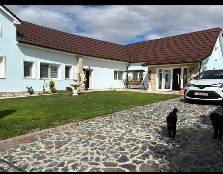 Casă cu 4 camere în Central
