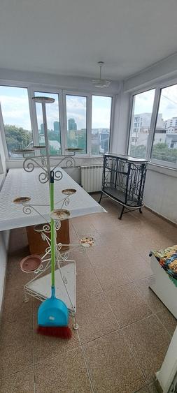 Casă cu 8 camere cu Teren 252 Mp în Mihai Bravu