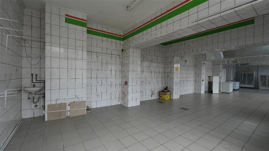 Spațiu comercial, de 232.5 mp, în Central