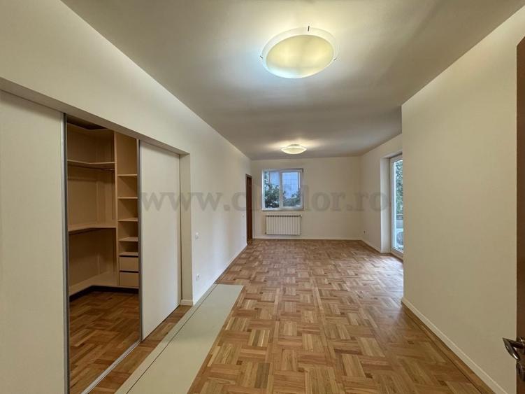 Apartament cu 3 camere decomandat în Șoseaua Nordului