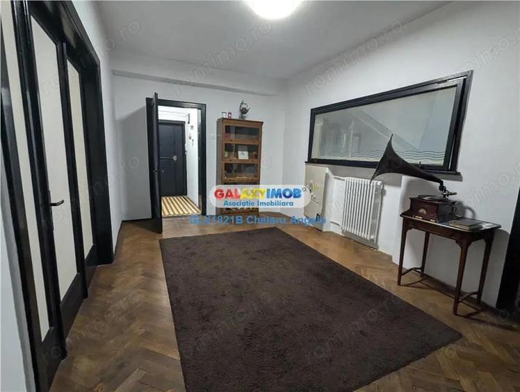 Apartament cu 4 camere decomandat în Armeneasca