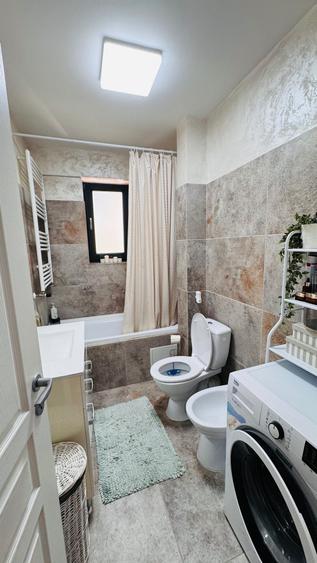 Apartament cu 3 camere decomandat în Valea Adâncă