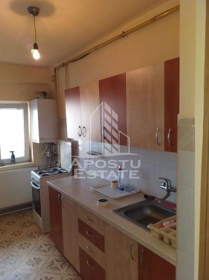 Apartament cu 2 camere decomandat, mobilat în Aradului