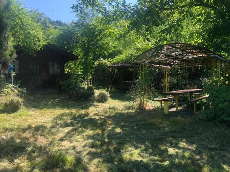 Casă cu 3 camere în Bâlteni