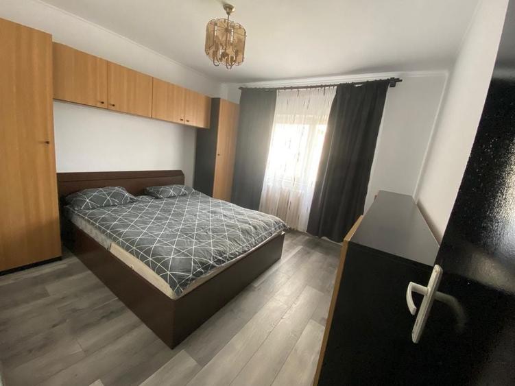 Apartament cu 2 camere decomandat în Republicii