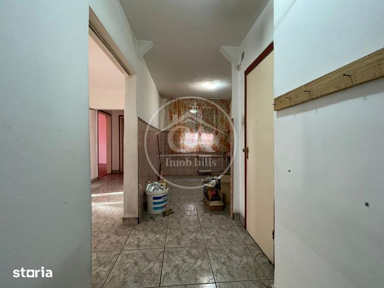 Apartament cu 3 camere decomandat în Nufărul