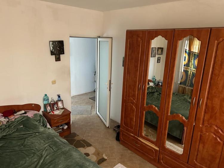 Casă cu 3 camere cu Teren 1000 Mp în Central