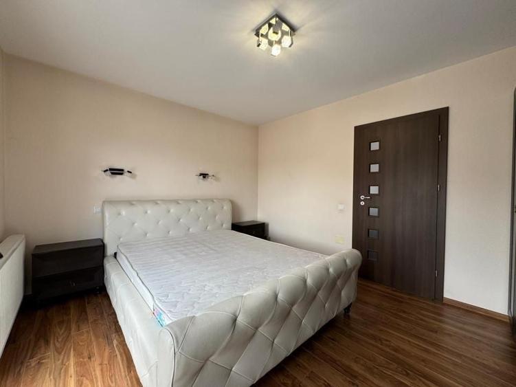 Apartament cu 2 camere semidecomandat, mobilat în Bună Ziua