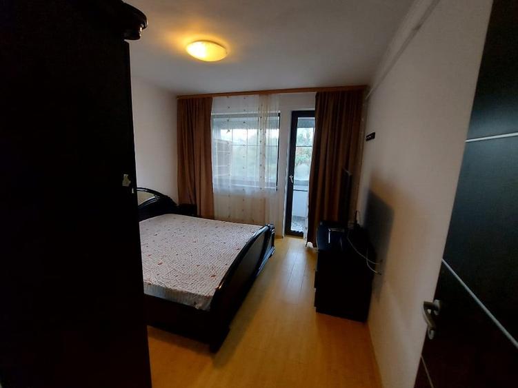 Apartament cu 3 camere semidecomandat în Tomis III
